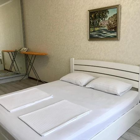 Apartments & Vernissage On Kostandi 敖德萨 外观 照片