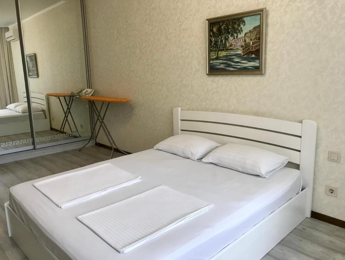 Apartments & Vernissage On Kostandi 敖德萨 外观 照片